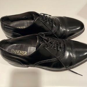 Men’s dress shoes black like new worn once